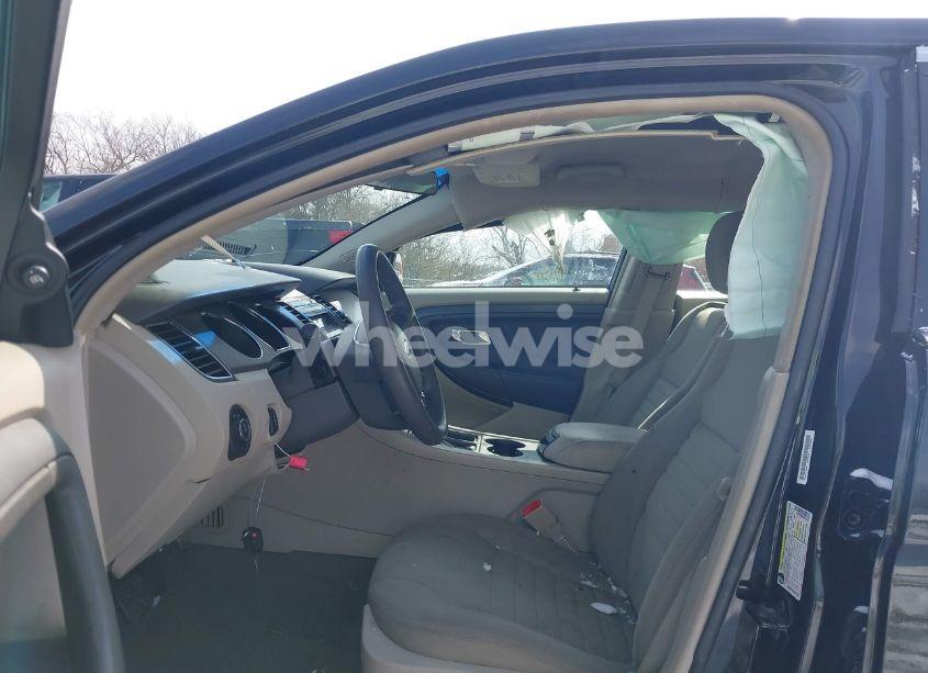 Photo 5 of 2010 Ford Taurus SE (VIN 1FAHP2DW8AG165771)