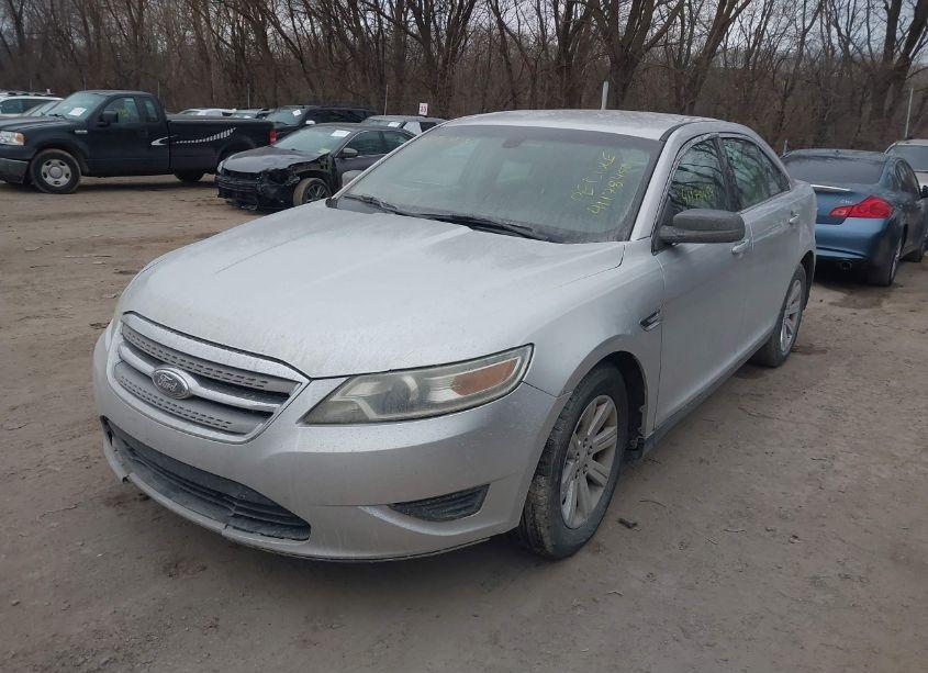 Photo 2 of 2012 Ford Taurus SE (VIN 1FAHP2DW8CG140453)
