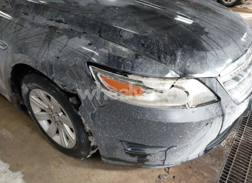 Photo 6 of 2010 Ford Taurus SE (VIN 1FAHP2DW9AG165567)