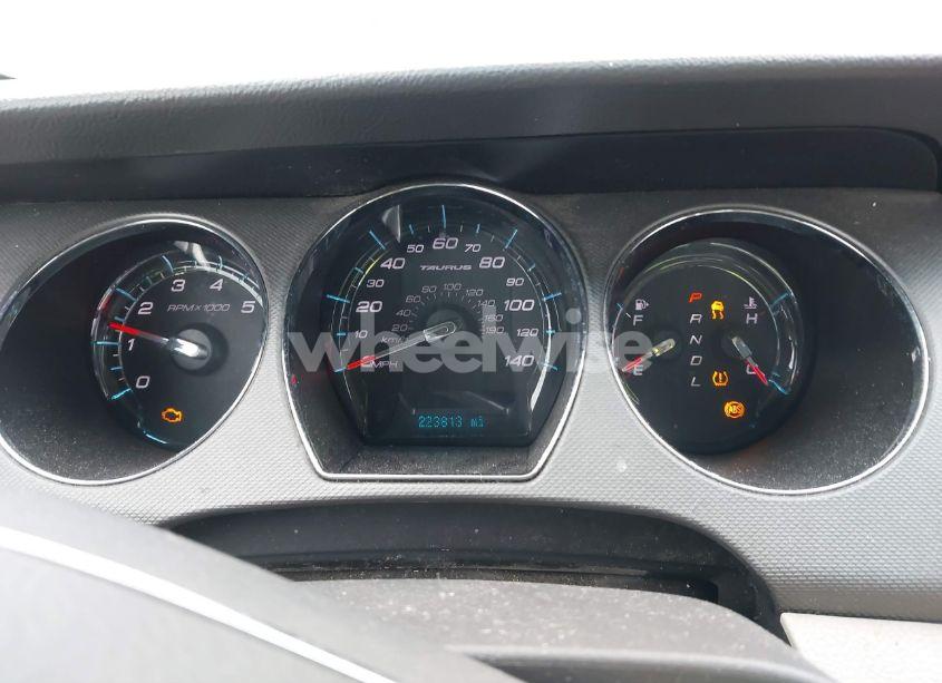 Photo 7 of 2010 Ford Taurus SE (VIN 1FAHP2DW9AG165567)