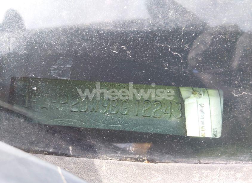 Photo 11 of 2011 Ford Taurus SE (VIN 1FAHP2DW9BG122431)