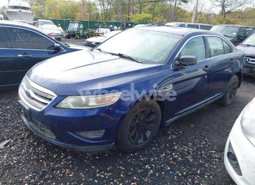 Photo 2 of 2011 Ford Taurus SE (VIN 1FAHP2DW9BG122431)