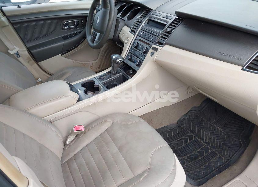 Photo 5 of 2011 Ford Taurus SE (VIN 1FAHP2DW9BG122431)