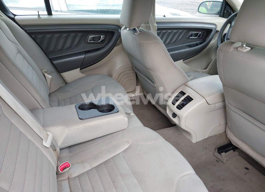 Photo 8 of 2011 Ford Taurus SE (VIN 1FAHP2DW9BG122431)