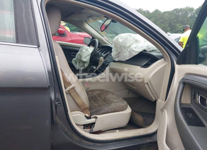 Photo 5 of 2011 Ford Taurus SE (VIN 1FAHP2DW9BG139083)