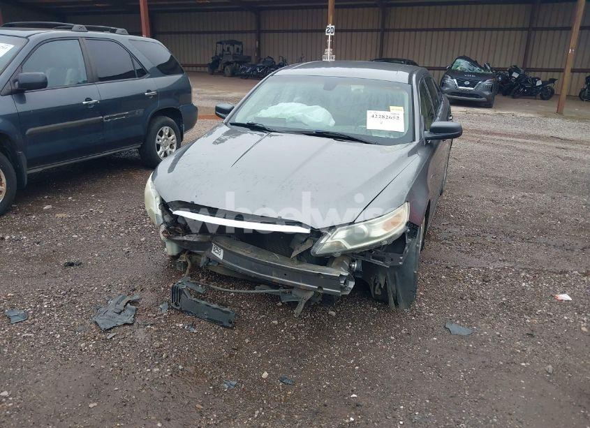 Photo 6 of 2011 Ford Taurus SE (VIN 1FAHP2DW9BG139083)