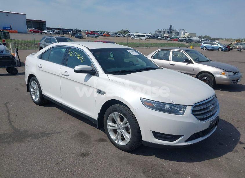 2015 Ford Taurus SEL (VIN 1FAHP2E80FG177856) main photo