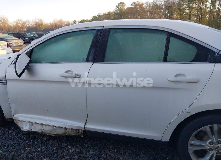 Photo 15 of 2015 Ford Taurus SEL (VIN 1FAHP2E80FG187982)