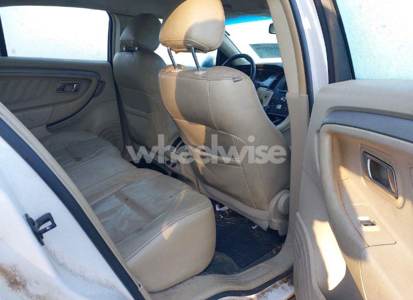 Photo 8 of 2015 Ford Taurus SEL (VIN 1FAHP2E80FG187982)