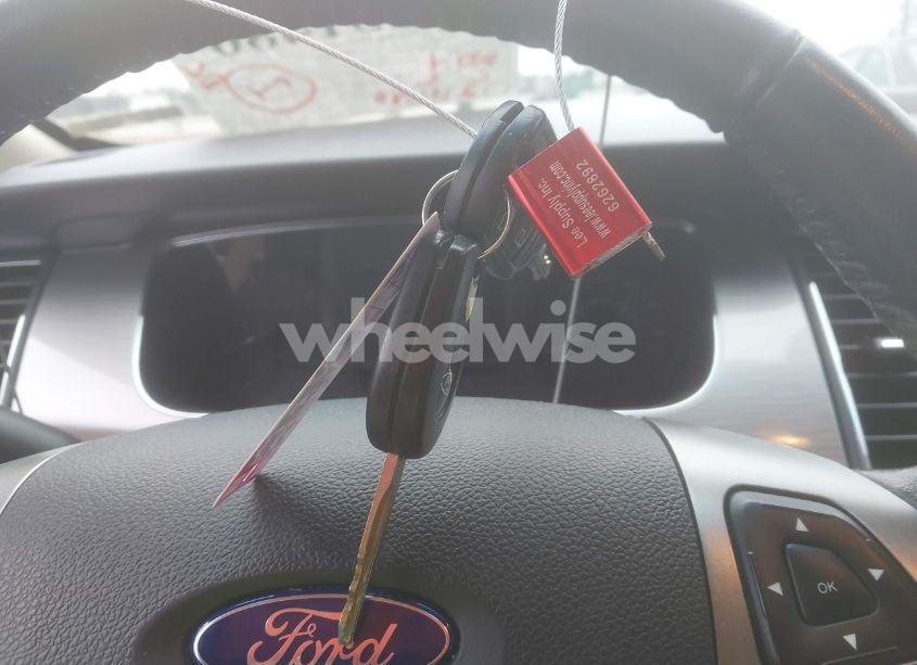 Photo 11 of 2015 Ford Taurus SEL (VIN 1FAHP2E80FG206188)