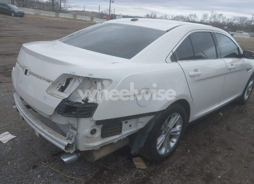 Photo 4 of 2015 Ford Taurus SEL (VIN 1FAHP2E80FG206188)