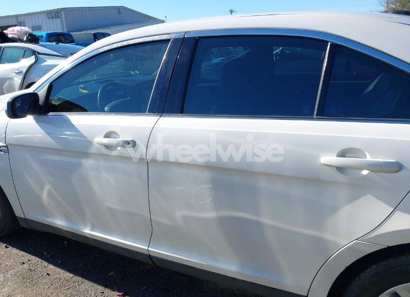 Photo 14 of 2016 Ford Taurus SEL (VIN 1FAHP2E80GG125628)