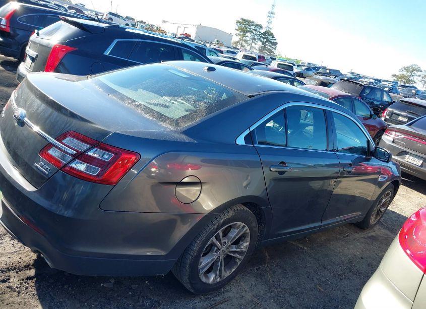 Photo 13 of 2016 Ford Taurus SEL (VIN 1FAHP2E80GG132627)