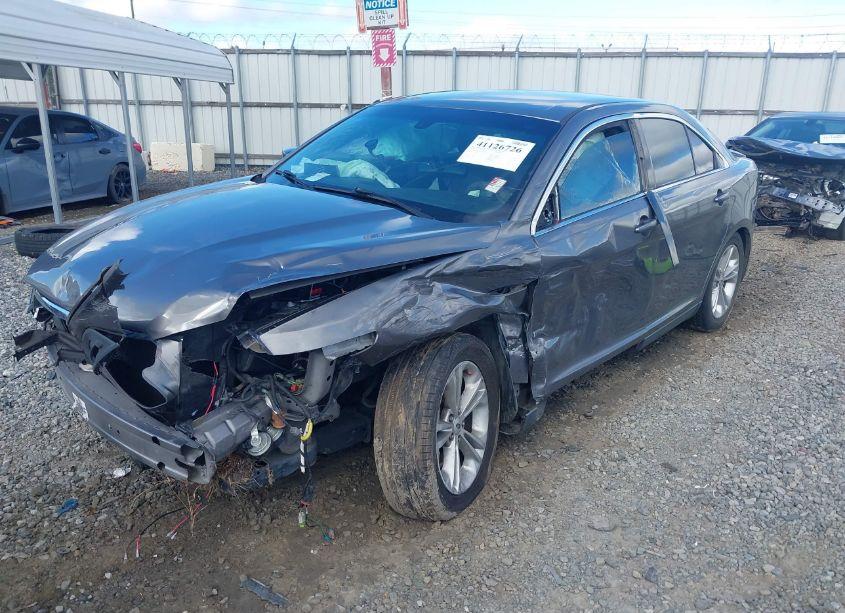 Photo 2 of 2013 Ford Taurus SEL (VIN 1FAHP2E81DG137587)