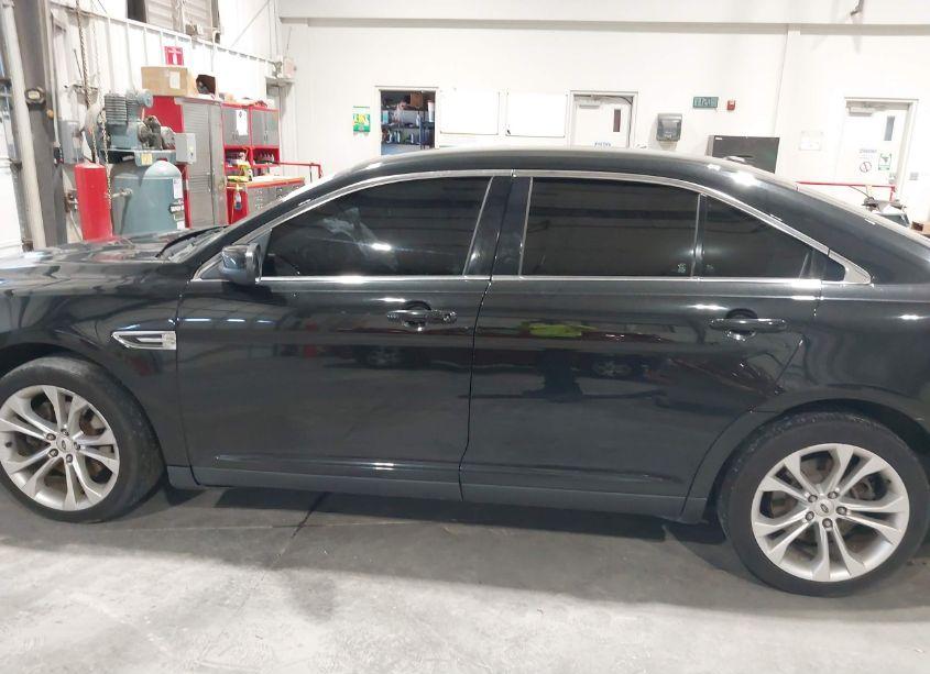 Photo 15 of 2013 Ford Taurus SEL (VIN 1FAHP2E81DG140490)