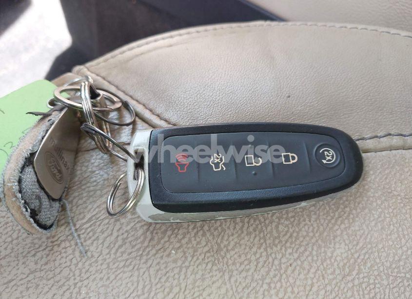 Photo 11 of 2015 Ford Taurus SEL (VIN 1FAHP2E81FG123045)