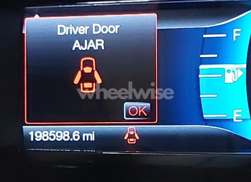 Photo 16 of 2015 Ford Taurus SEL (VIN 1FAHP2E81FG188655)