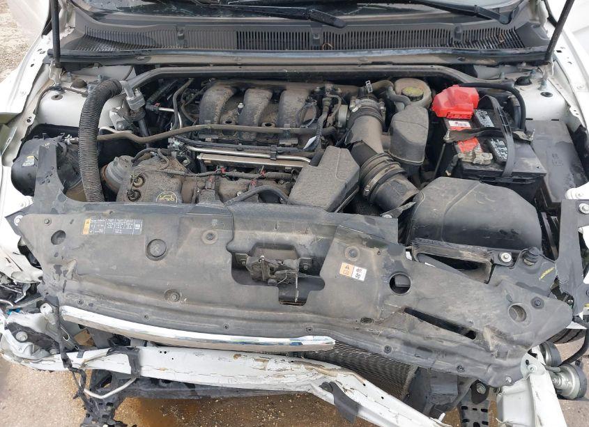 Photo 10 of 2016 Ford Taurus SEL (VIN 1FAHP2E81GG100740)