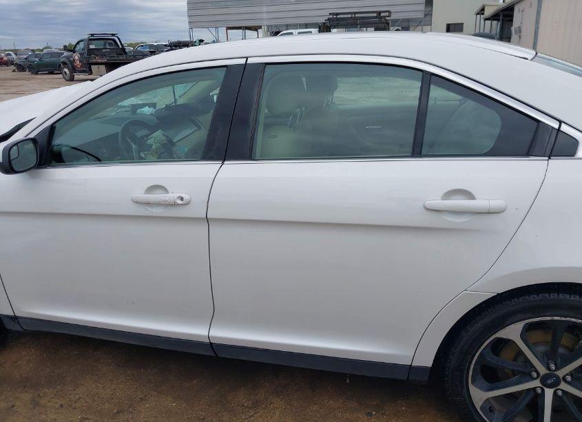 Photo 15 of 2016 Ford Taurus SEL (VIN 1FAHP2E81GG100740)