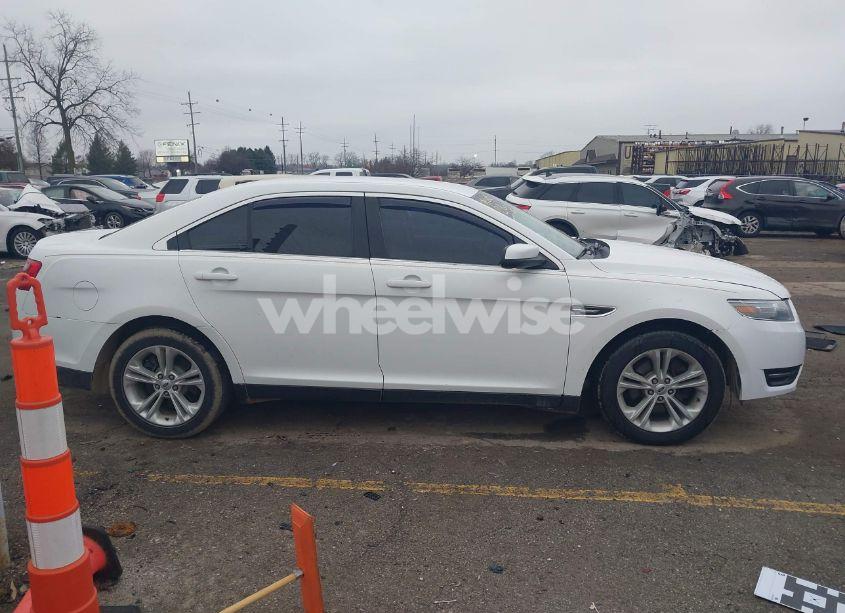 Photo 13 of 2013 Ford Taurus SEL (VIN 1FAHP2E82DG104999)