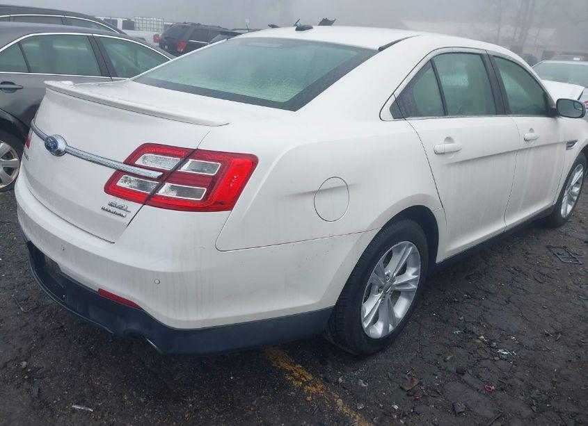 Photo 4 of 2015 Ford Taurus SEL (VIN 1FAHP2E82FG181200)