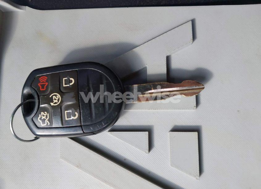 Photo 11 of 2016 Ford Taurus SEL (VIN 1FAHP2E82GG156346)