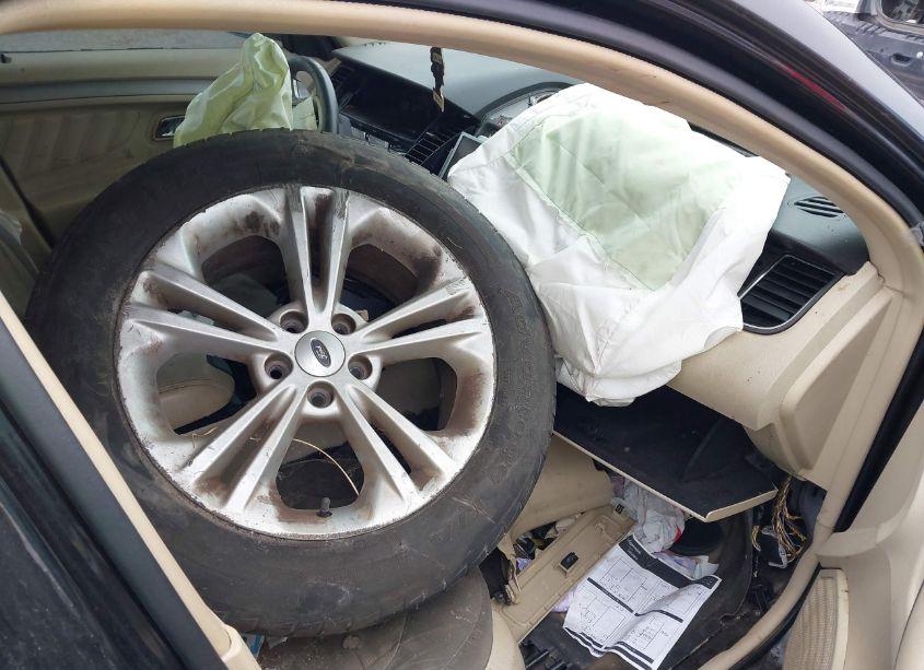 Photo 5 of 2014 Ford Taurus SEL (VIN 1FAHP2E83EG186744)