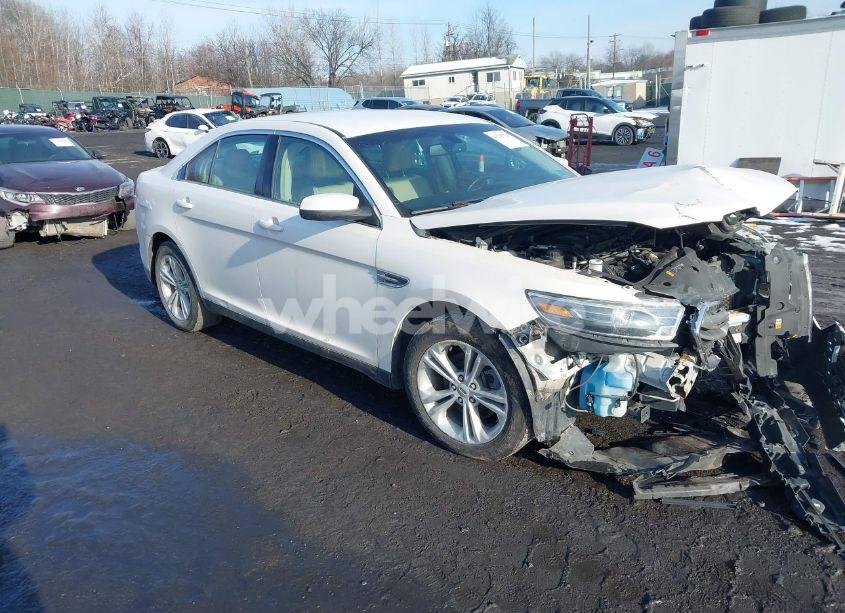 2015 Ford Taurus SEL (VIN 1FAHP2E83FG131583) main photo