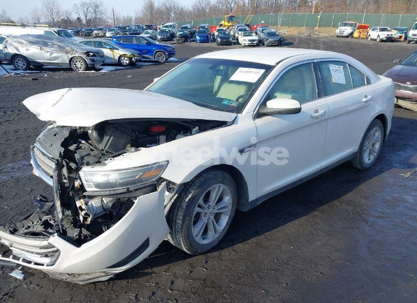 Photo 2 of 2015 Ford Taurus SEL (VIN 1FAHP2E83FG131583)