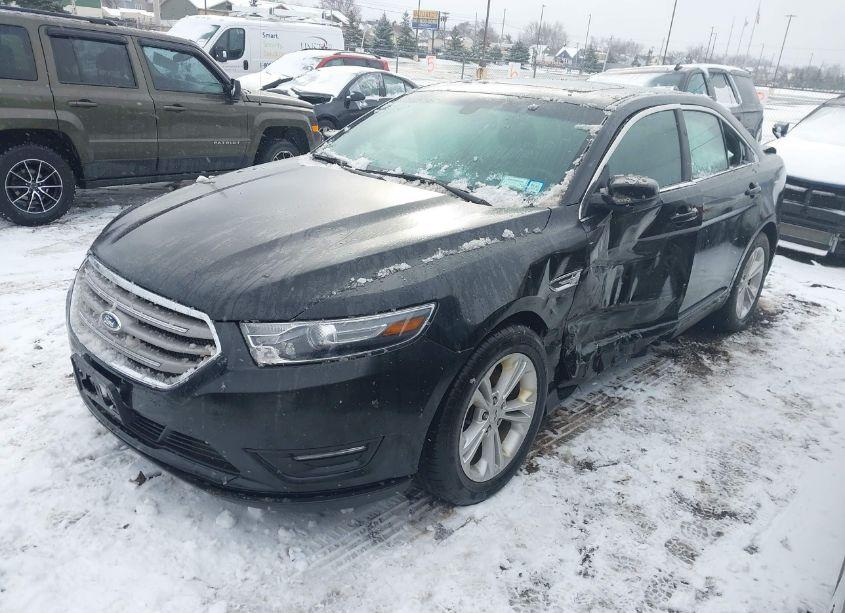 Photo 2 of 2015 Ford Taurus SEL (VIN 1FAHP2E83FG157147)