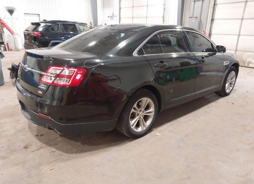 Photo 4 of 2015 Ford Taurus SEL (VIN 1FAHP2E83FG180685)