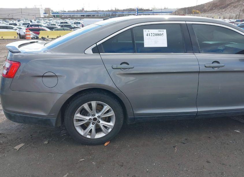 Photo 12 of 2013 Ford Taurus SEL (VIN 1FAHP2E85DG125555)