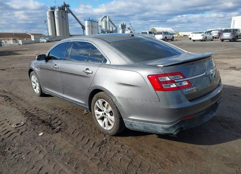 Photo 3 of 2013 Ford Taurus SEL (VIN 1FAHP2E85DG125555)