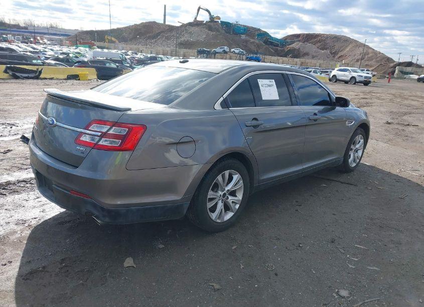 Photo 4 of 2013 Ford Taurus SEL (VIN 1FAHP2E85DG125555)