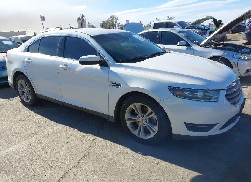 2015 Ford Taurus SEL (VIN 1FAHP2E85FG122562) main photo