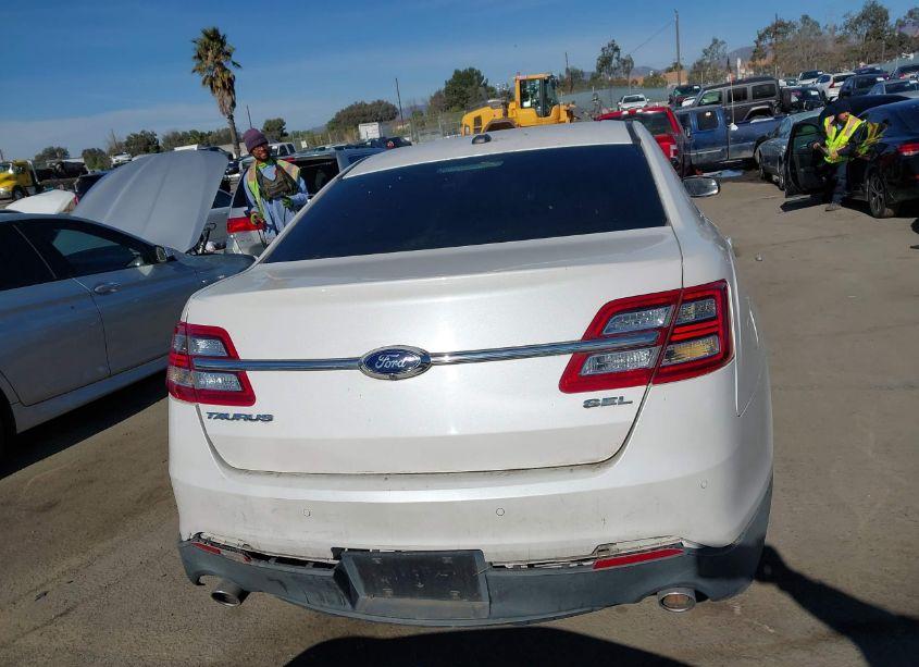 Photo 16 of 2015 Ford Taurus SEL (VIN 1FAHP2E85FG122562)