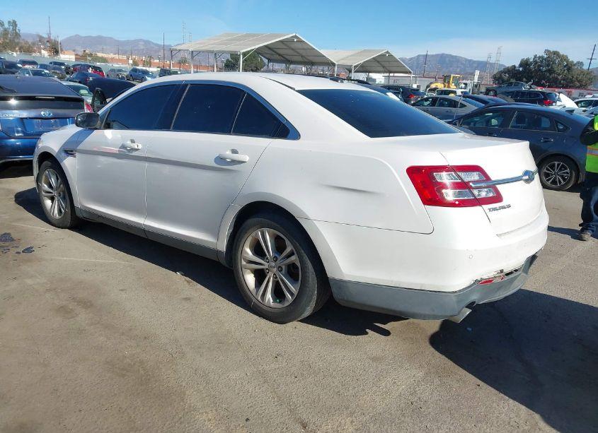 Photo 3 of 2015 Ford Taurus SEL (VIN 1FAHP2E85FG122562)
