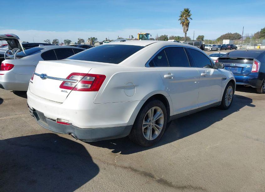 Photo 4 of 2015 Ford Taurus SEL (VIN 1FAHP2E85FG122562)