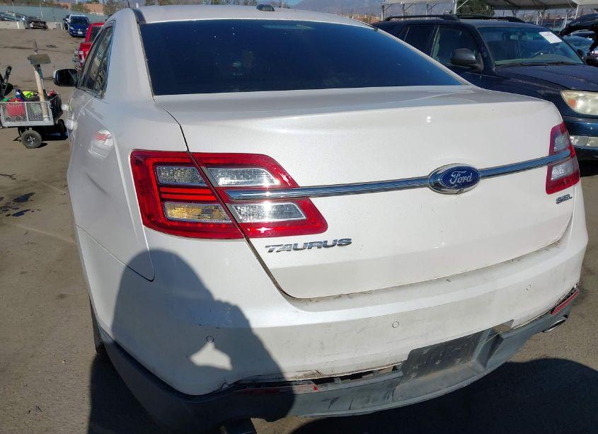 Photo 6 of 2015 Ford Taurus SEL (VIN 1FAHP2E85FG122562)