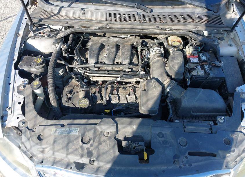 Photo 10 of 2015 Ford Taurus SEL (VIN 1FAHP2E85FG137529)