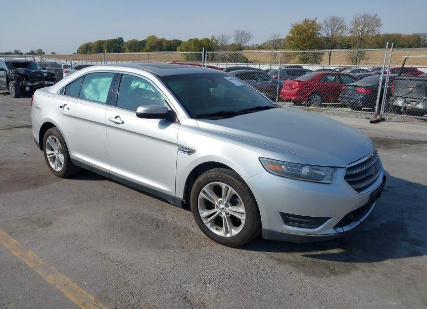 2015 Ford Taurus SEL (VIN 1FAHP2E86FG104250) main photo