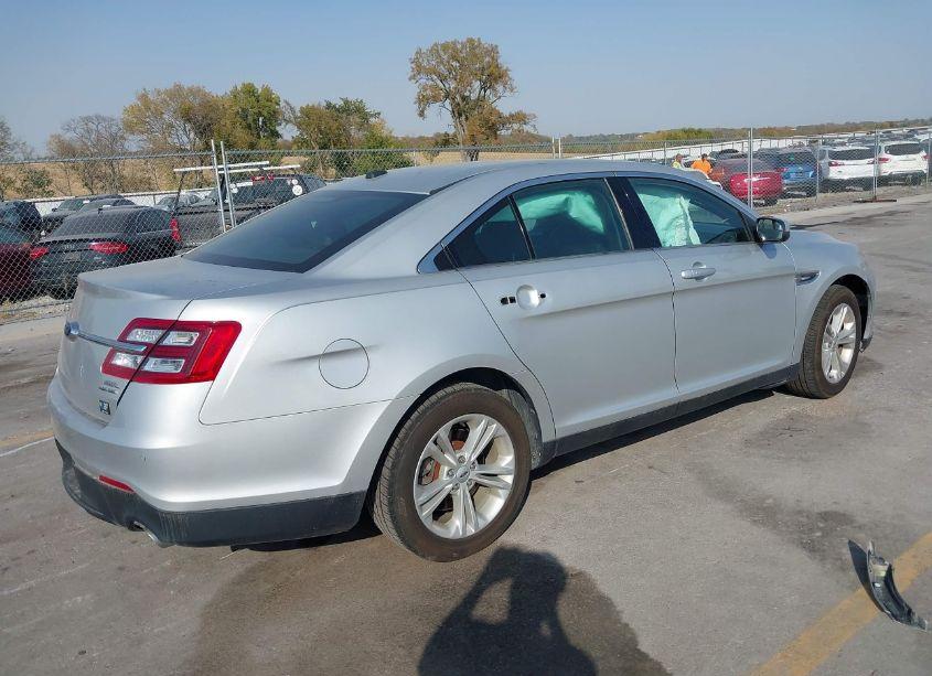 Photo 4 of 2015 Ford Taurus SEL (VIN 1FAHP2E86FG104250)