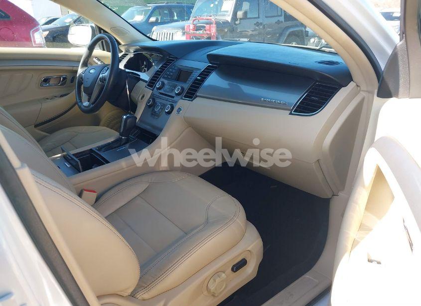 Photo 5 of 2016 Ford Taurus SEL (VIN 1FAHP2E86GG102032)