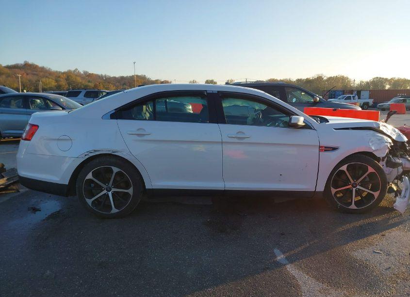 Photo 13 of 2016 Ford Taurus SEL (VIN 1FAHP2E86GG147293)