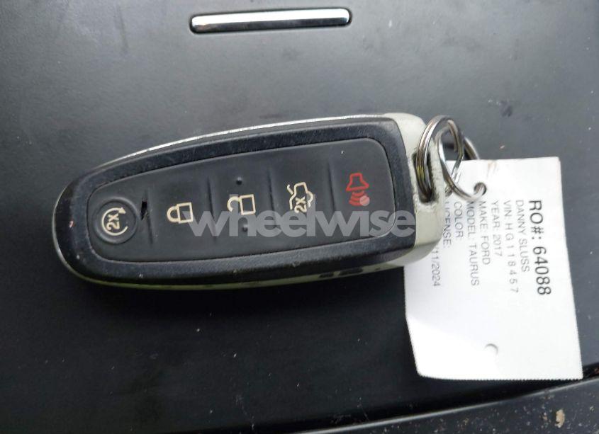 Photo 11 of 2017 Ford Taurus SEL (VIN 1FAHP2E86HG118457)