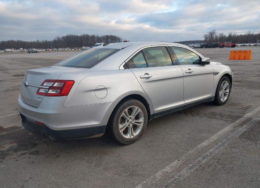 Photo 4 of 2015 Ford Taurus SEL (VIN 1FAHP2E87FG148824)