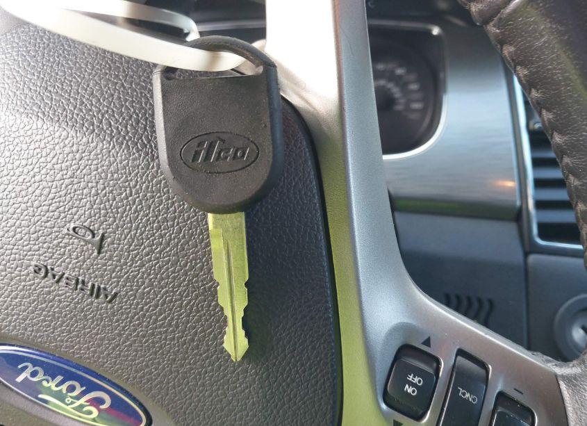 Photo 11 of 2015 Ford Taurus SEL (VIN 1FAHP2E87FG192466)