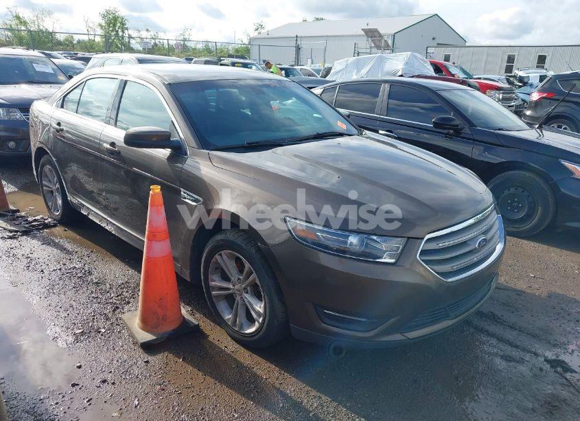 2015 Ford Taurus SEL (VIN 1FAHP2E87FG194170) main photo