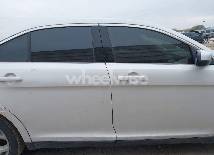 Photo 13 of 2014 Ford Taurus SEL (VIN 1FAHP2E88EG123557)