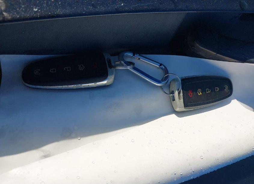 Photo 11 of 2015 Ford Taurus SEL (VIN 1FAHP2E88FG145723)